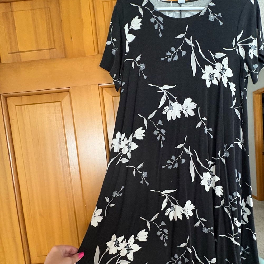 Super cute Old Navy short sleeved dress- size Large!!!